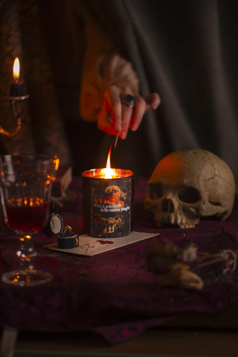 La metamorfosi gotica di Atelier Positività – quando la direzione visiva diventa atto di coraggio